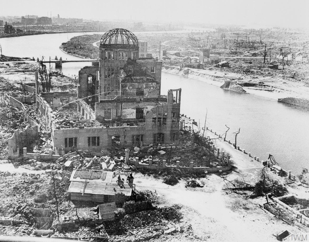 Destroyer of Worlds: Hiroshima, Nagasaki, and the Atomic Bomb
