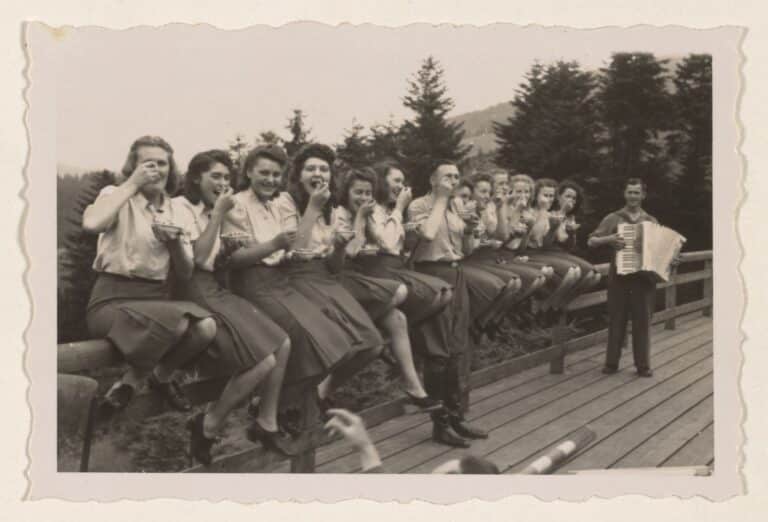 Auschwitz Through the Lens of the SS